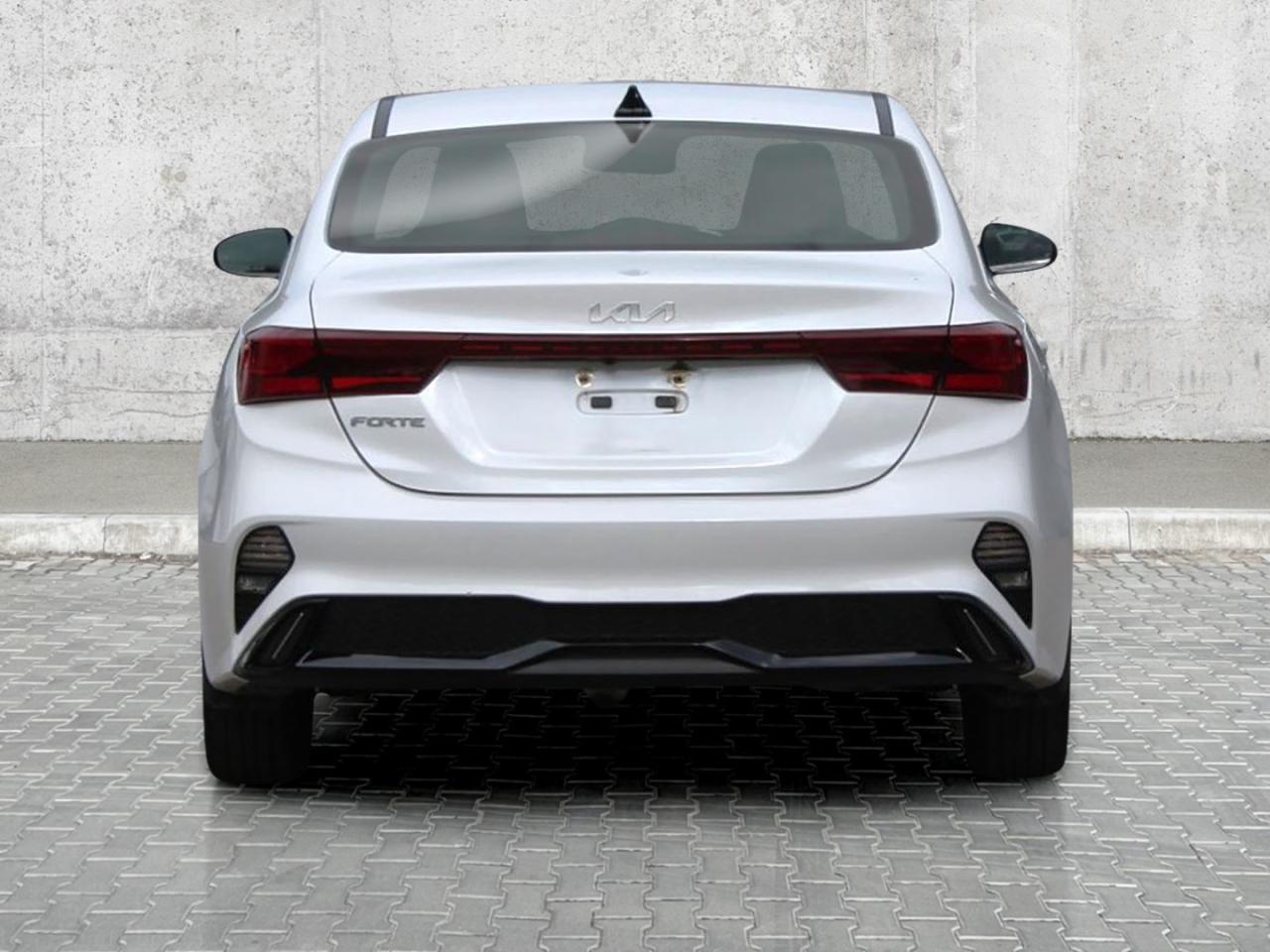 2022 Kia Forte GT Line  HtdSeats DriveModes BkpCam Photo4