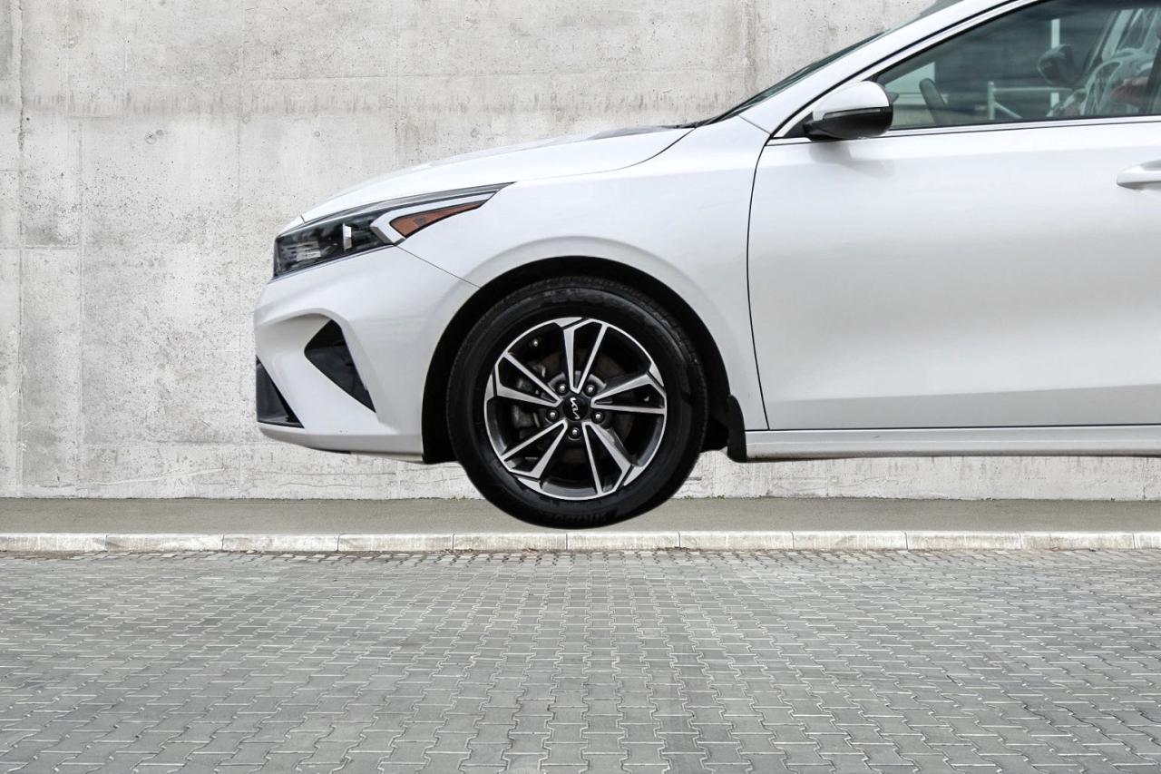 2022 Kia Forte GT Line  HtdSeats DriveModes BkpCam Photo