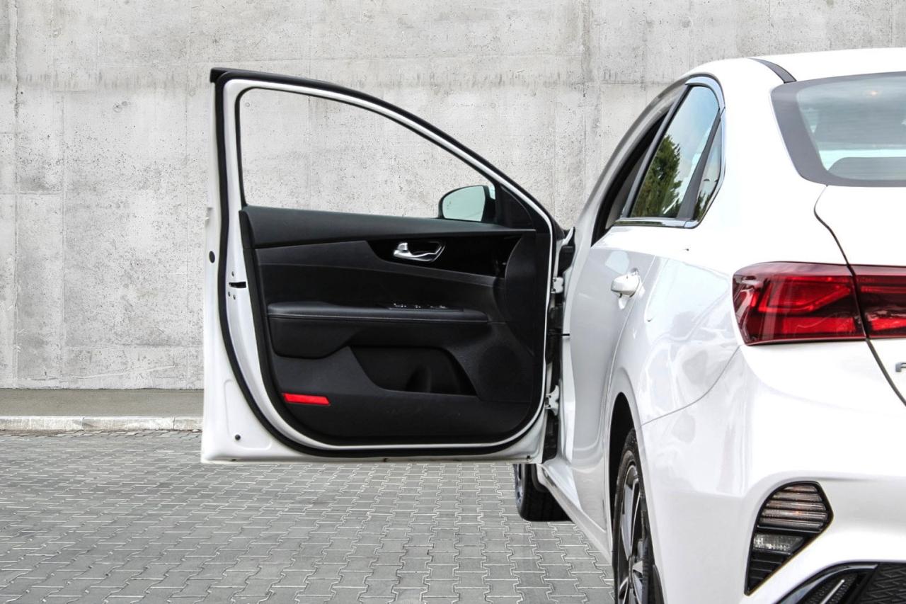 2022 Kia Forte GT Line  HtdSeats DriveModes BkpCam Photo