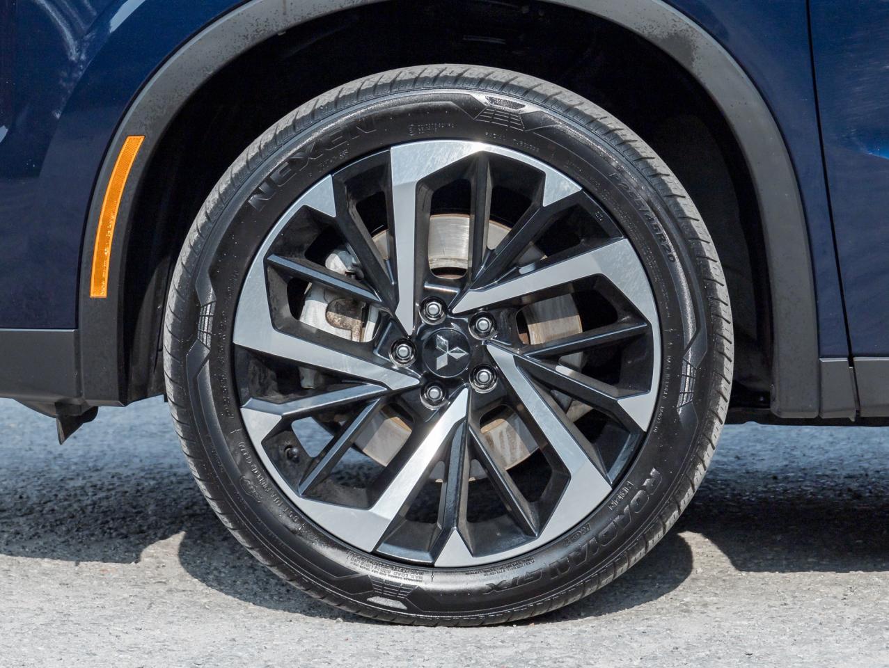 2023 Mitsubishi Outlander LE S-AWC/20-inch two-tone alloy wheels/ 360 Camera Photo3