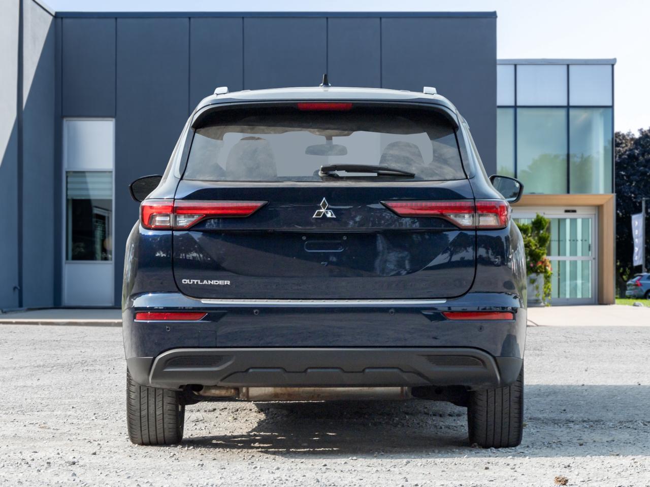 2023 Mitsubishi Outlander LE S-AWC/20-inch two-tone alloy wheels/ 360 Camera Photo