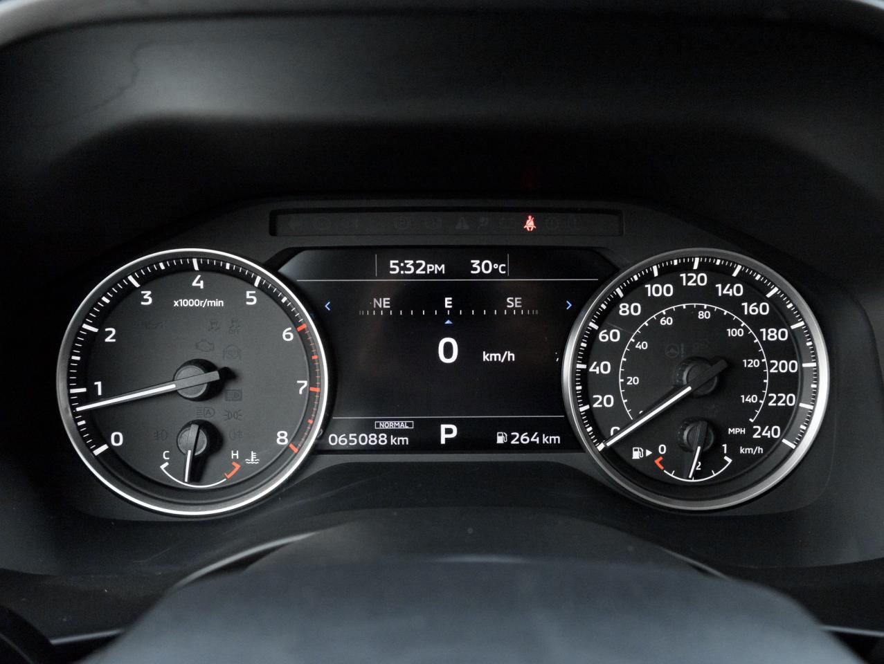 2023 Mitsubishi Outlander LE S-AWC/20-inch two-tone alloy wheels/ 360 Camera Photo