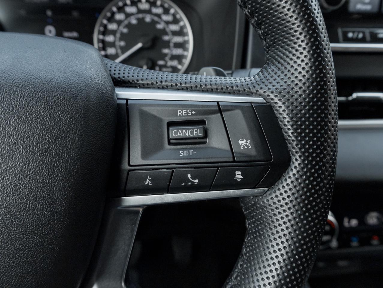 2023 Mitsubishi Outlander LE S-AWC/20-inch two-tone alloy wheels/ 360 Camera Photo