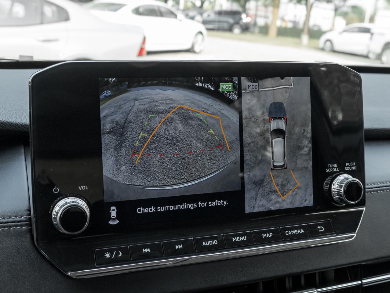 2023 Mitsubishi Outlander LE S-AWC/20-inch two-tone alloy wheels/ 360 Camera Photo