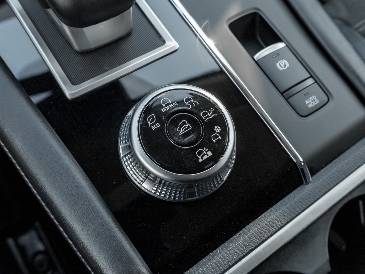 2023 Mitsubishi Outlander LE S-AWC/20-inch two-tone alloy wheels/ 360 Camera Photo