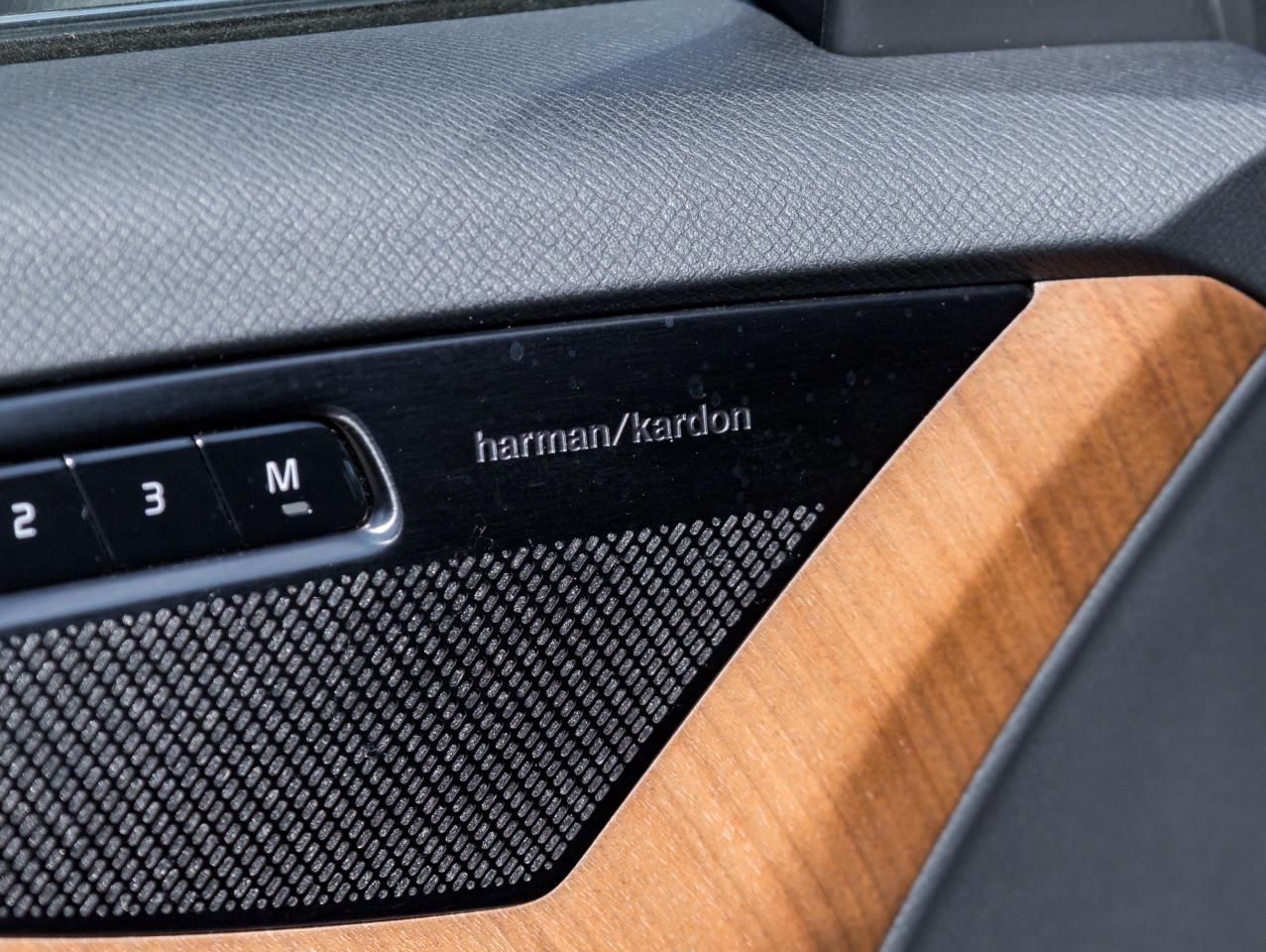 2021 Volvo XC90 T6 AWD Momentum 7-Seater HARMAN KARDON 20" WHEEL Photo