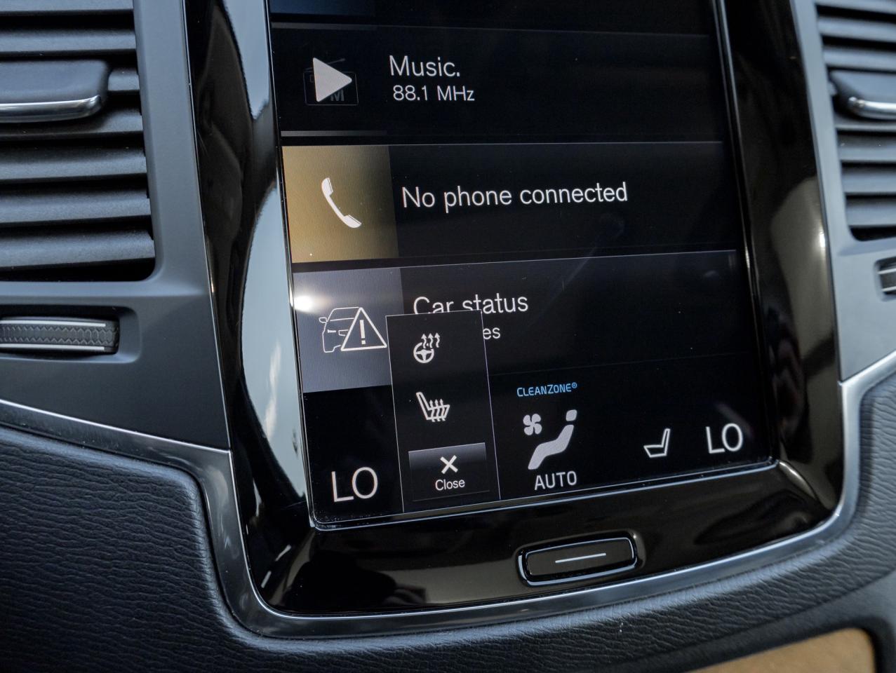 2021 Volvo XC90 T6 AWD Momentum 7-Seater HARMAN KARDON 20" WHEEL Photo