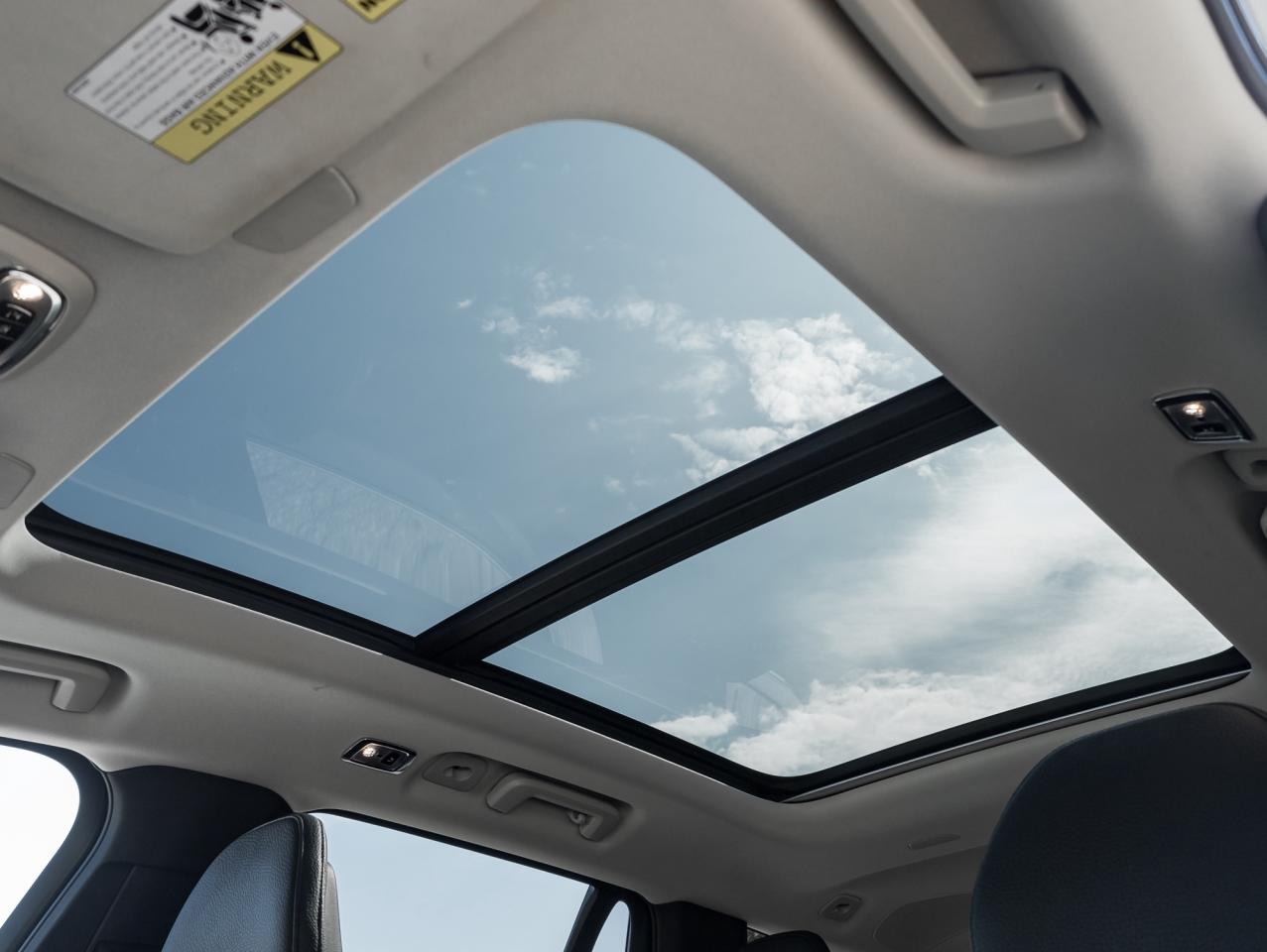 2021 Volvo XC90 T6 AWD Momentum 7-Seater HARMAN KARDON 20" WHEEL Photo