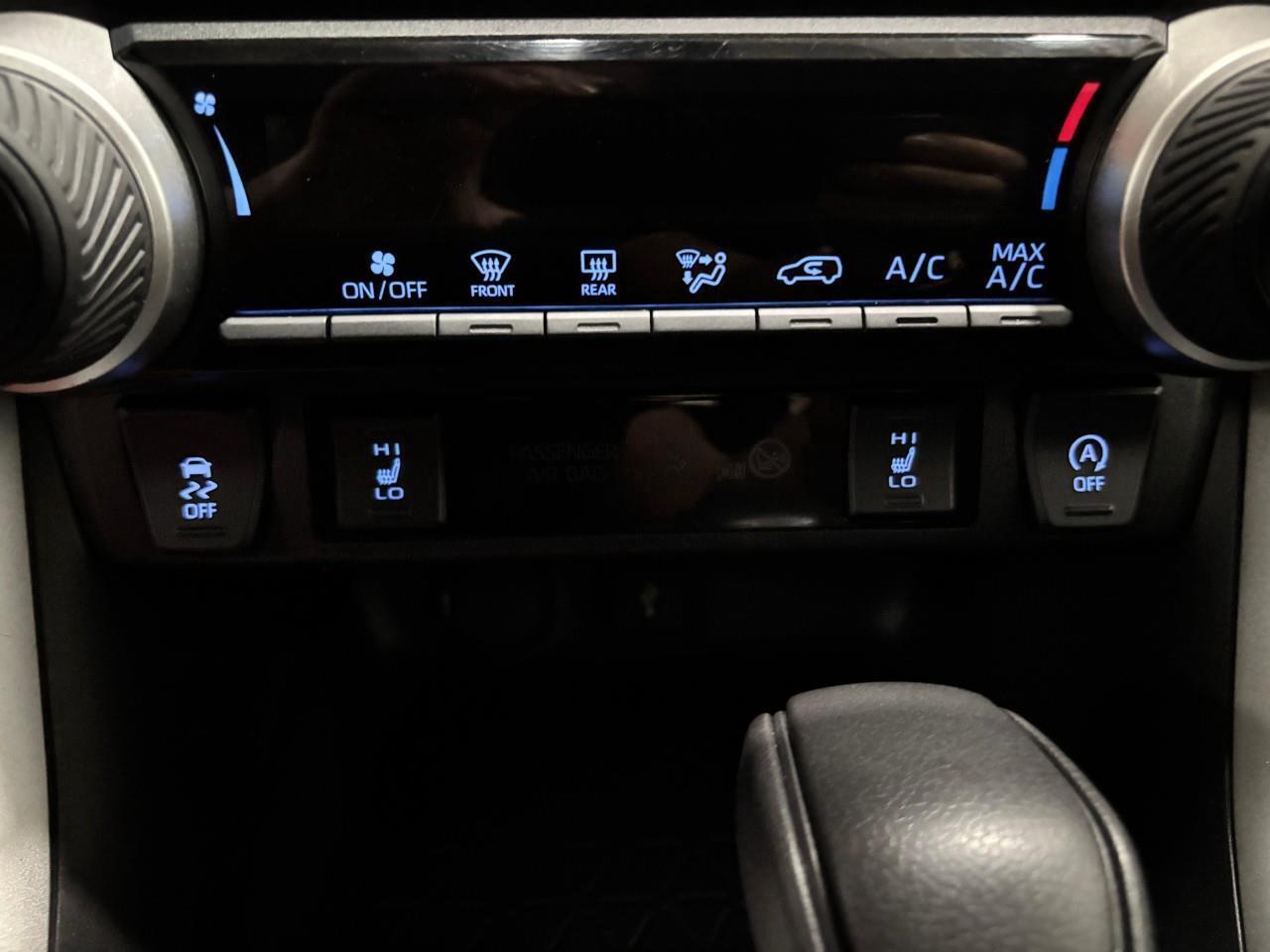 2022 Toyota RAV4 LE Photo