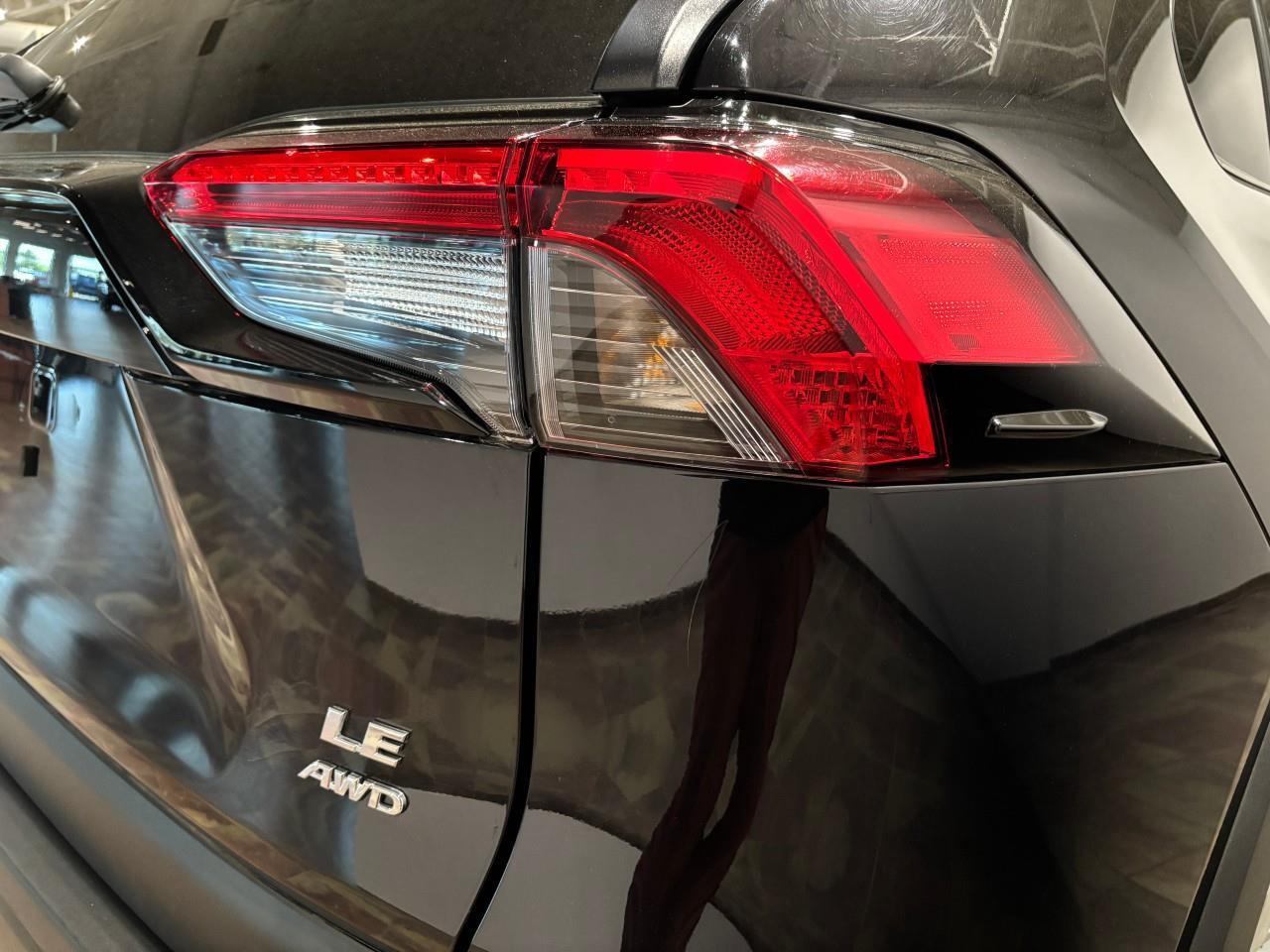 2022 Toyota RAV4 LE Photo