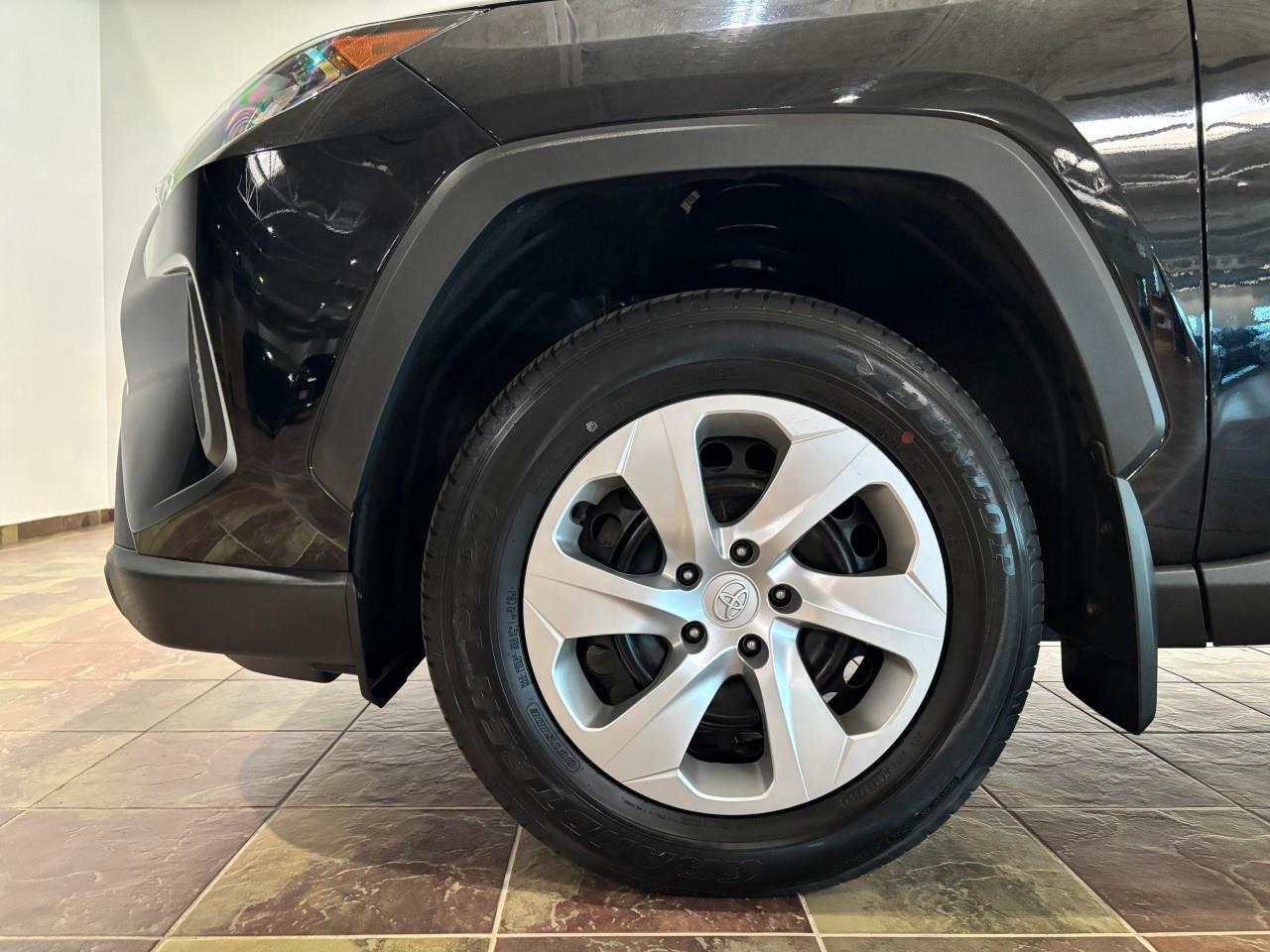 2022 Toyota RAV4 LE Photo