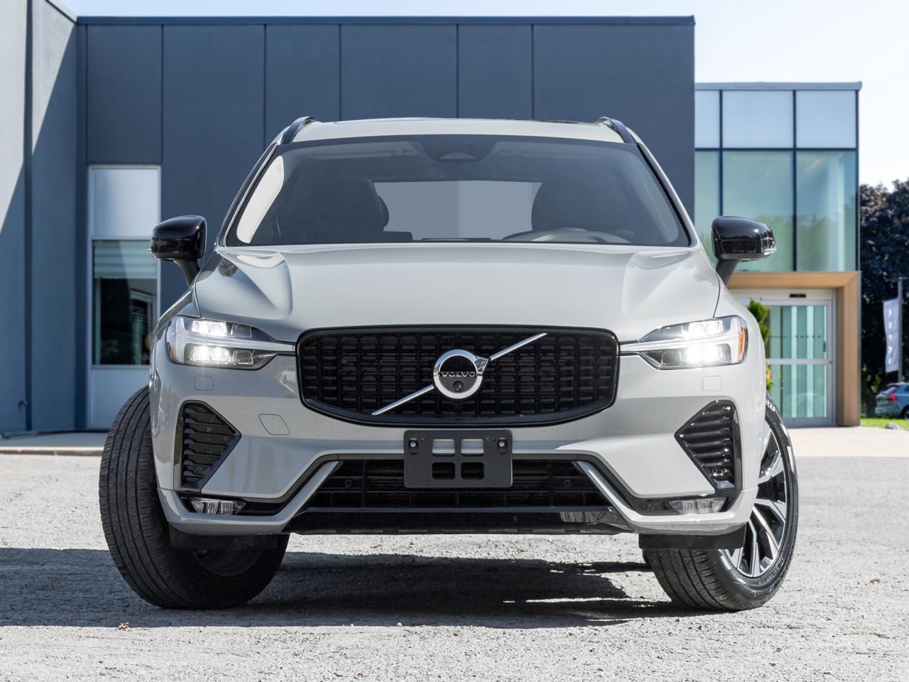 2025 Volvo XC60 B5 AWD Plus Dark Theme CPO LOW MILEAGE NEARLY NEW Photo