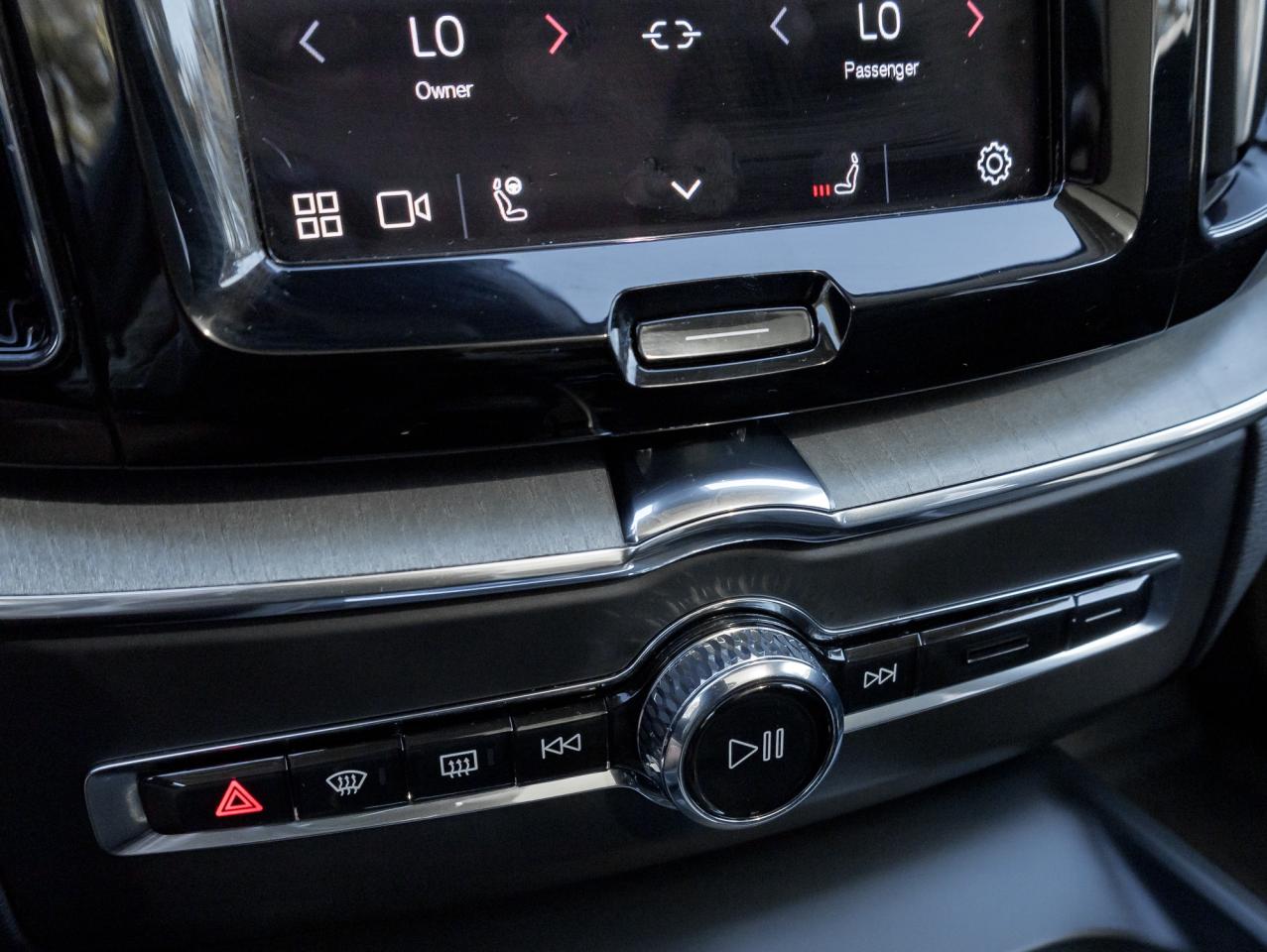 2025 Volvo XC60 B5 AWD Plus Dark Theme CPO LOW MILEAGE NEARLY NEW Photo