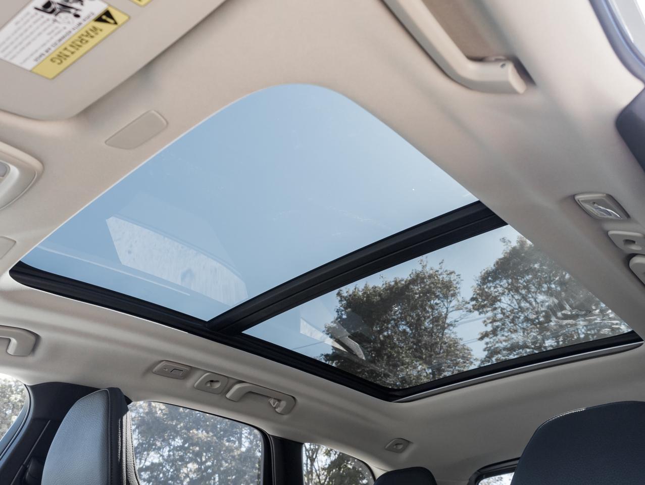 2025 Volvo XC60 B5 AWD Plus Dark Theme CPO LOW MILEAGE NEARLY NEW Photo