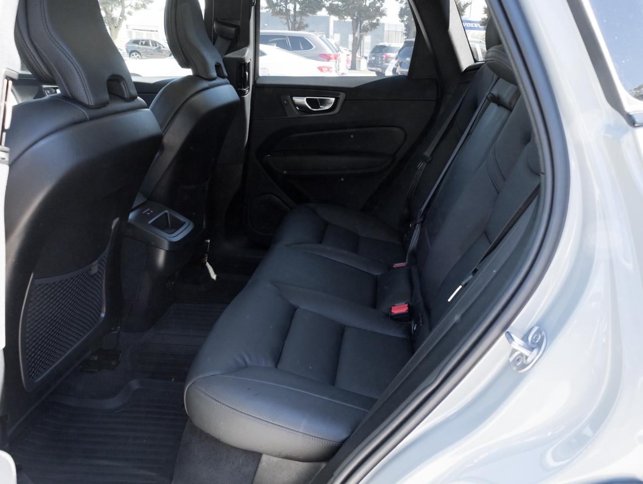 2025 Volvo XC60 B5 AWD Plus Dark Theme CPO LOW MILEAGE NEARLY NEW Photo