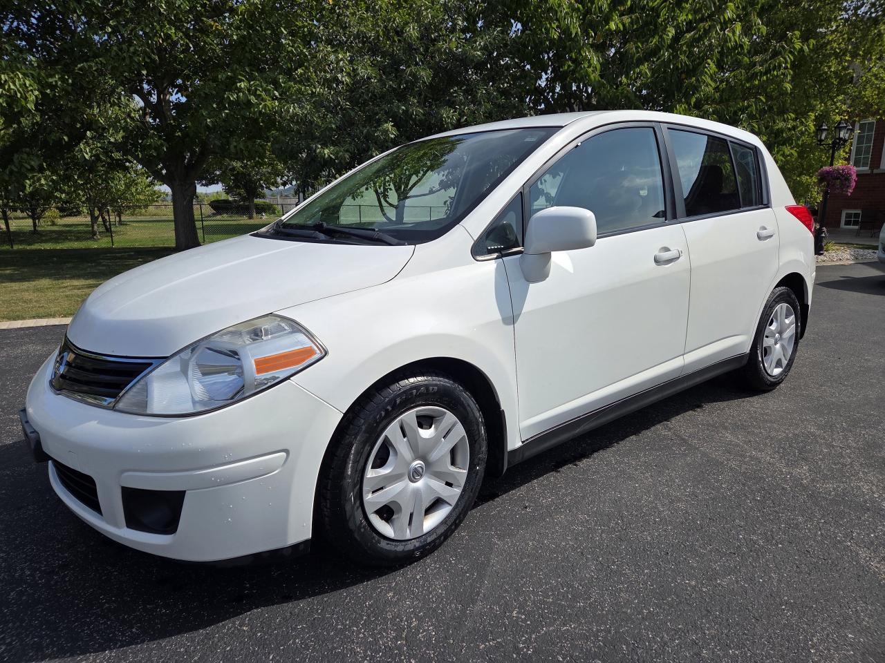2012 Nissan Versa 5dr HB I4 Auto 1.8 S, Drives Great, Must See! Photo