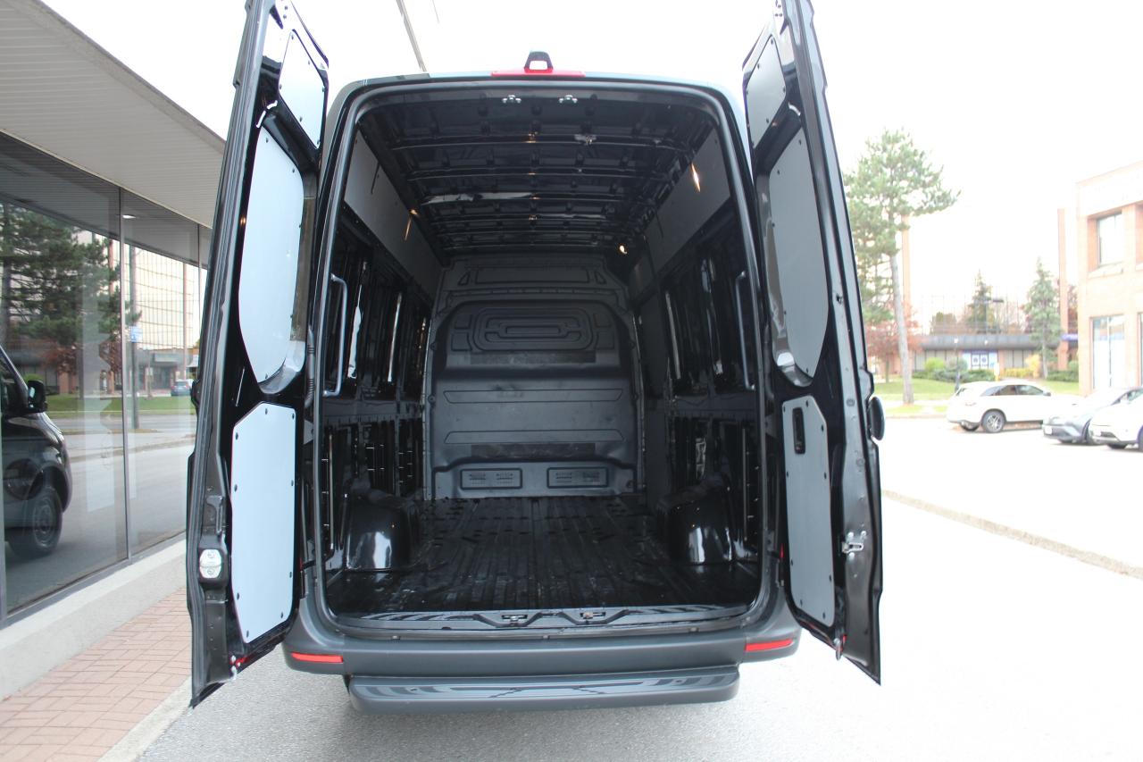 2021 Mercedes-Benz Sprinter Cargo Van 3500 - "SINGLE REAR WHEELS" - "3.0L DIESEL" Photo