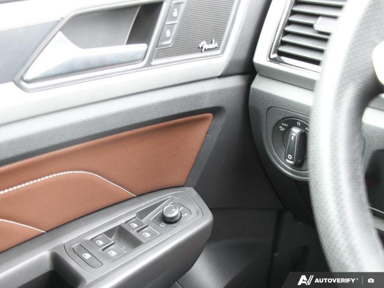 2023 Volkswagen Atlas ExeclineONE-OWNER, ACCIDENT-FREE, CAPTAIN'S CHAIRS Photo