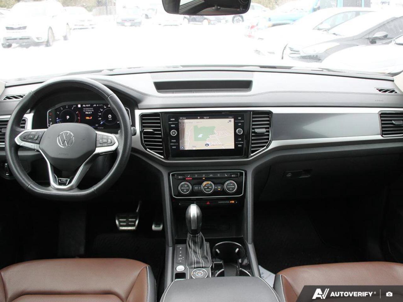 2023 Volkswagen Atlas ExeclineONE-OWNER, ACCIDENT-FREE, CAPTAIN'S CHAIRS Photo