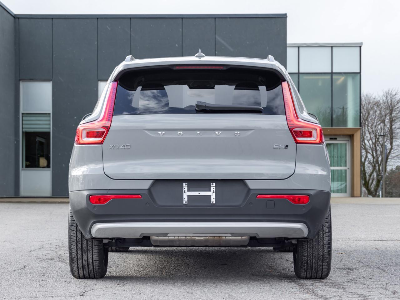 2025 Volvo XC40 B5 AWD Core  HOLIDAY SPECIAL  LIKE NEW  VOLVO CPO Photo