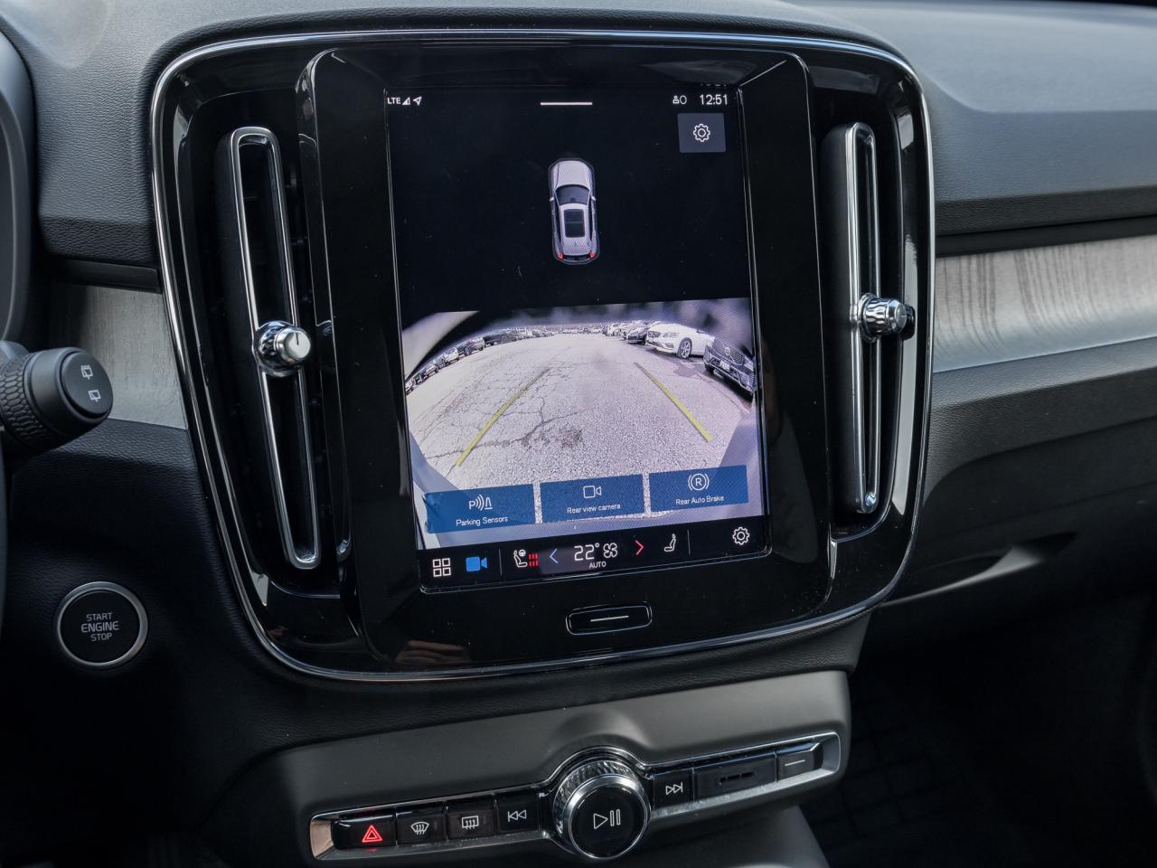 2025 Volvo XC40 B5 AWD Core  HOLIDAY SPECIAL  LIKE NEW  VOLVO CPO Photo