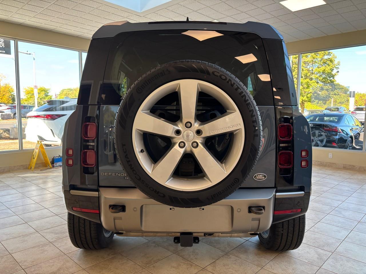 2023 Land Rover Defender X-Dynamic SE X-Dynamic SE 110 AWD   SAFETY CERTIFI Photo