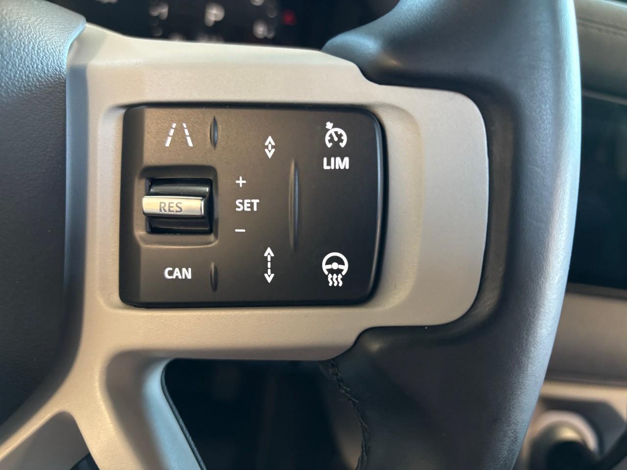 2023 Land Rover Defender X-Dynamic SE X-Dynamic SE 110 AWD   SAFETY CERTIFI Photo