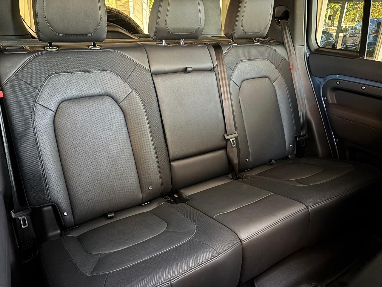 2023 Land Rover Defender X-Dynamic SE X-Dynamic SE 110 AWD   SAFETY CERTIFI Photo