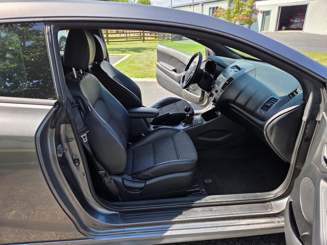 2014 Kia Forte Koup 2dr Cpe Man SX, Runs And Drives Great, Must See! Photo