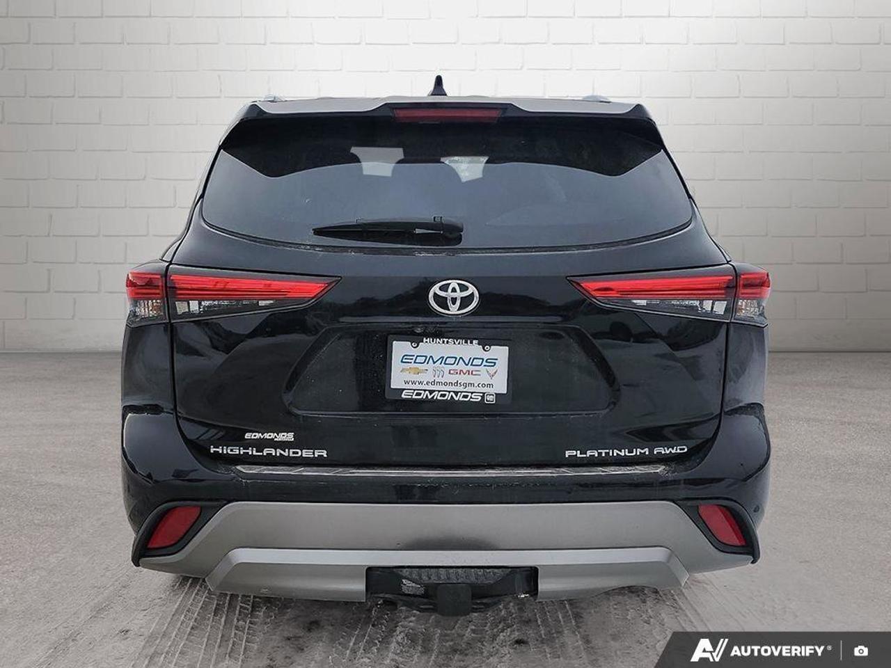 2023 Toyota Highlander LECertified Pre-Owned   One Owner   Winter Tires Photo3