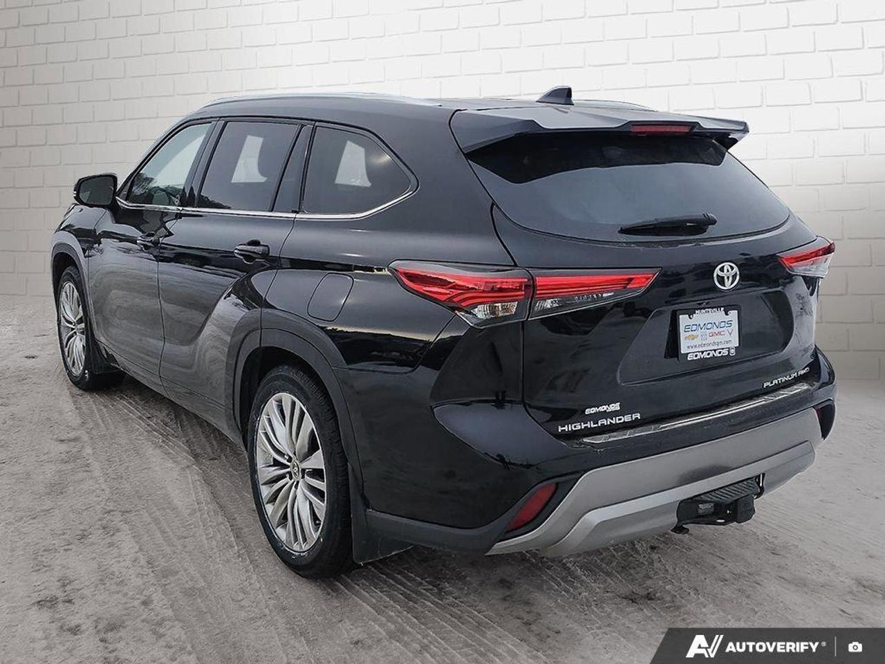 2023 Toyota Highlander LECertified Pre-Owned   One Owner   Winter Tires Photo