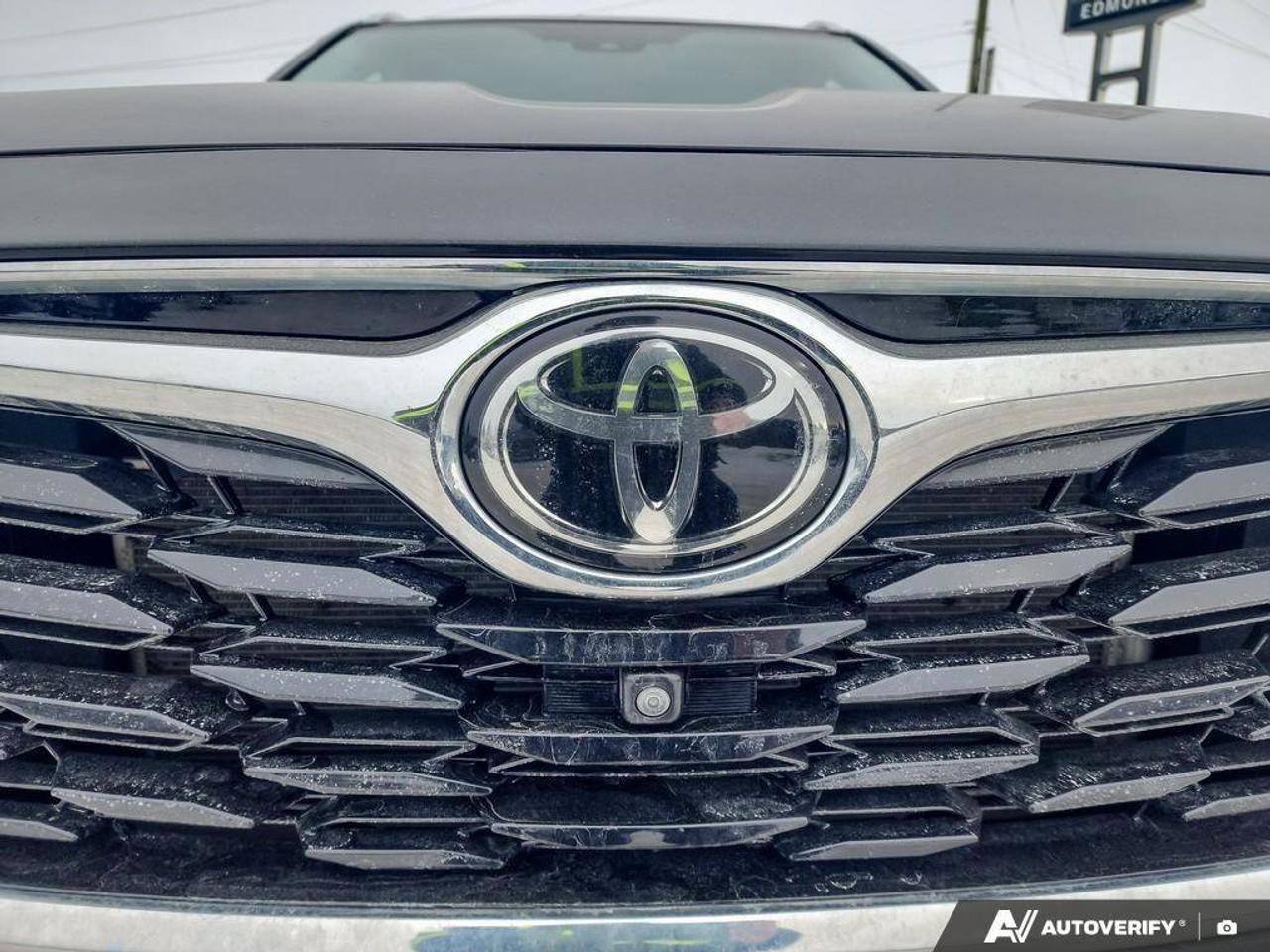 2023 Toyota Highlander LECertified Pre-Owned   One Owner   Winter Tires Photo