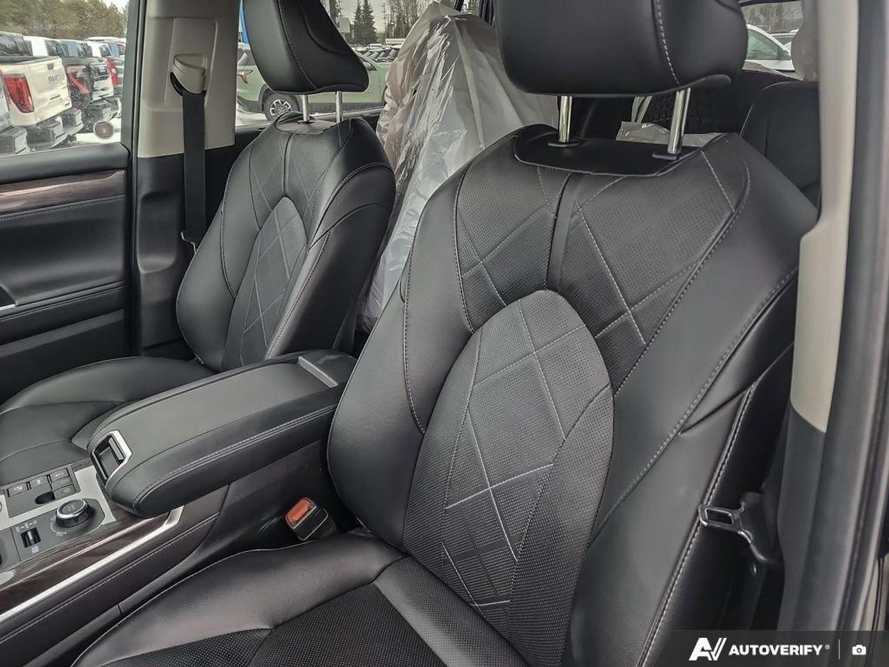 2023 Toyota Highlander LECertified Pre-Owned   One Owner   Winter Tires Photo