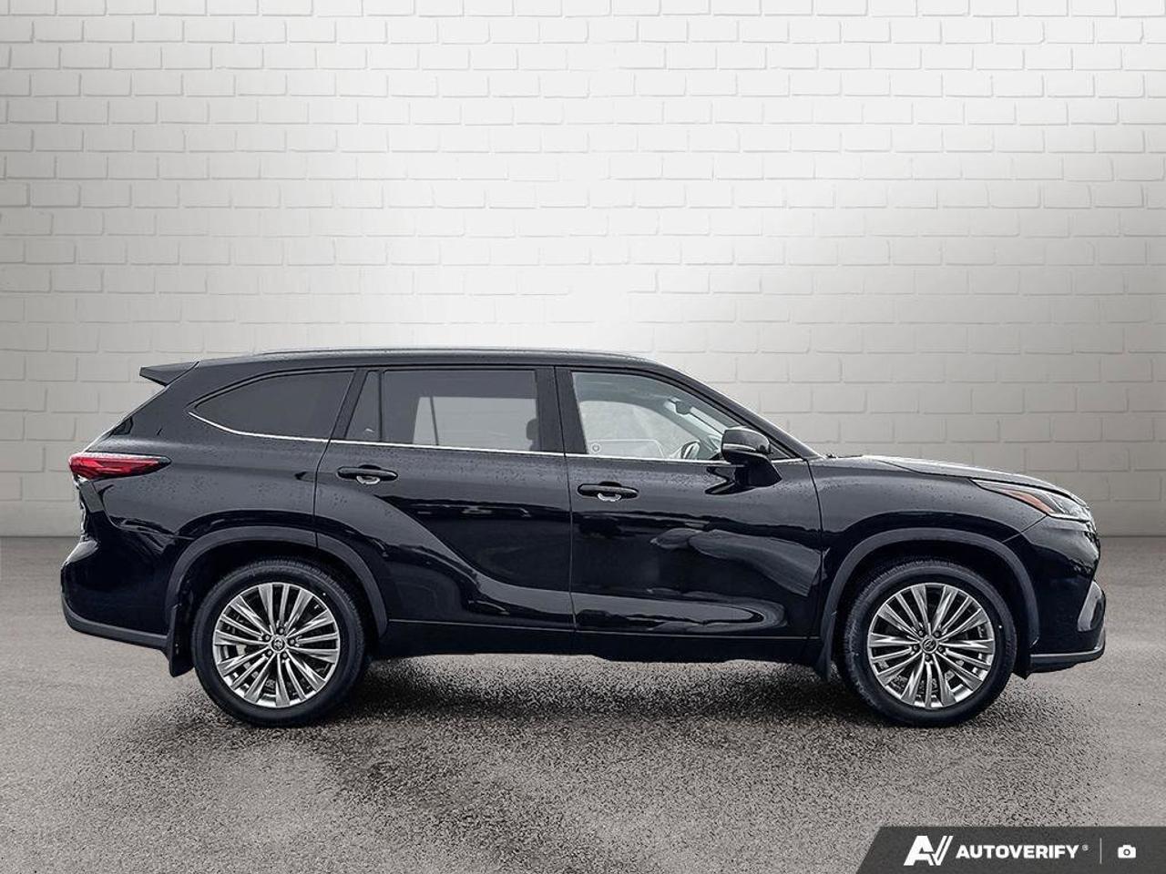 2023 Toyota Highlander LECertified Pre-Owned   One Owner   Winter Tires Photo