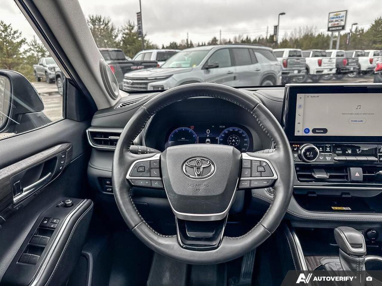 2023 Toyota Highlander LECertified Pre-Owned   One Owner   Winter Tires Photo
