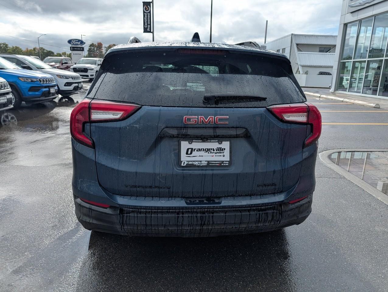 2024 GMC Terrain SLESLE ELEVATION, AWD, NAV, ROOF, HEATED CLOTH, CL Photo