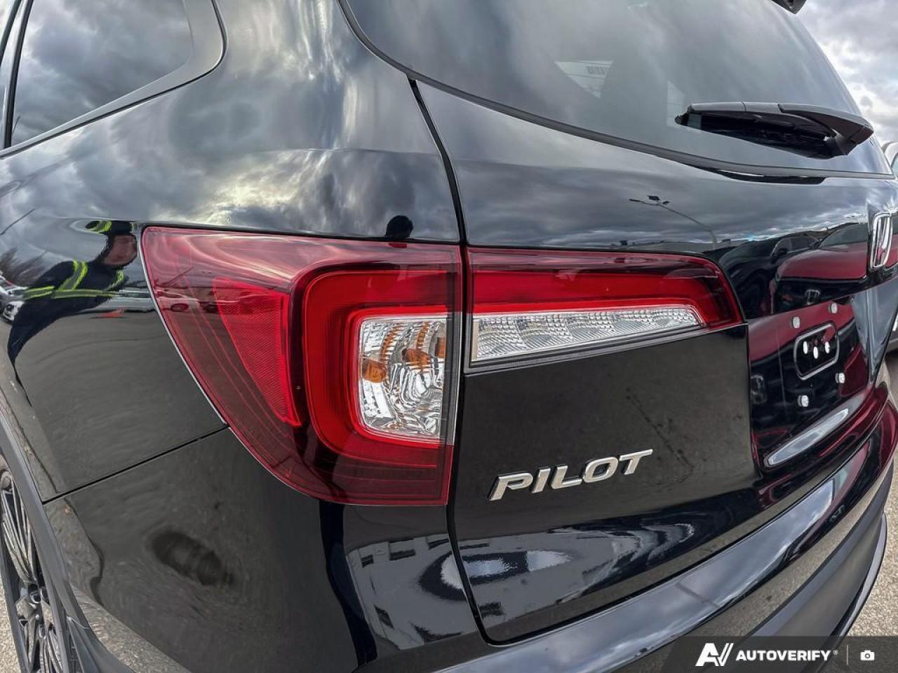 2021 Honda Pilot Black Edition AWD   ONE OWNER   LEATHER   VNT SEAT Photo