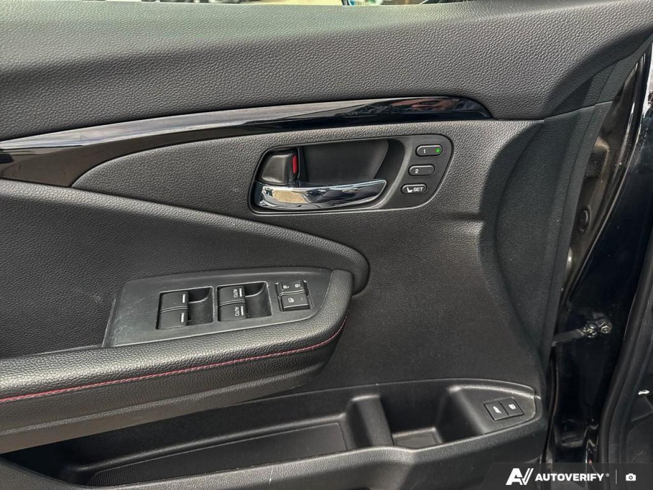 2021 Honda Pilot Black Edition AWD   ONE OWNER   LEATHER   VNT SEAT Photo