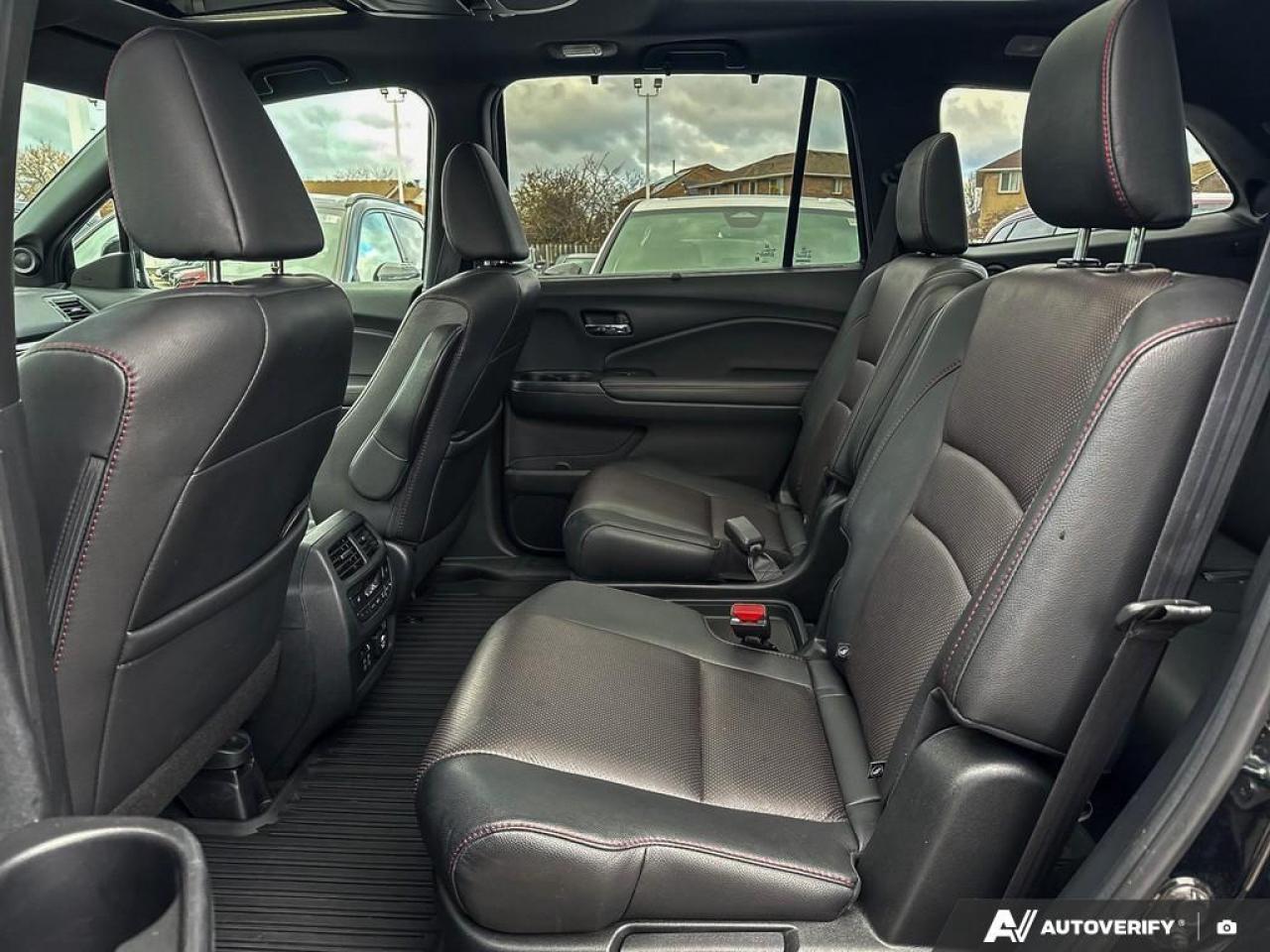 2021 Honda Pilot Black Edition AWD   ONE OWNER   LEATHER   VNT SEAT Photo