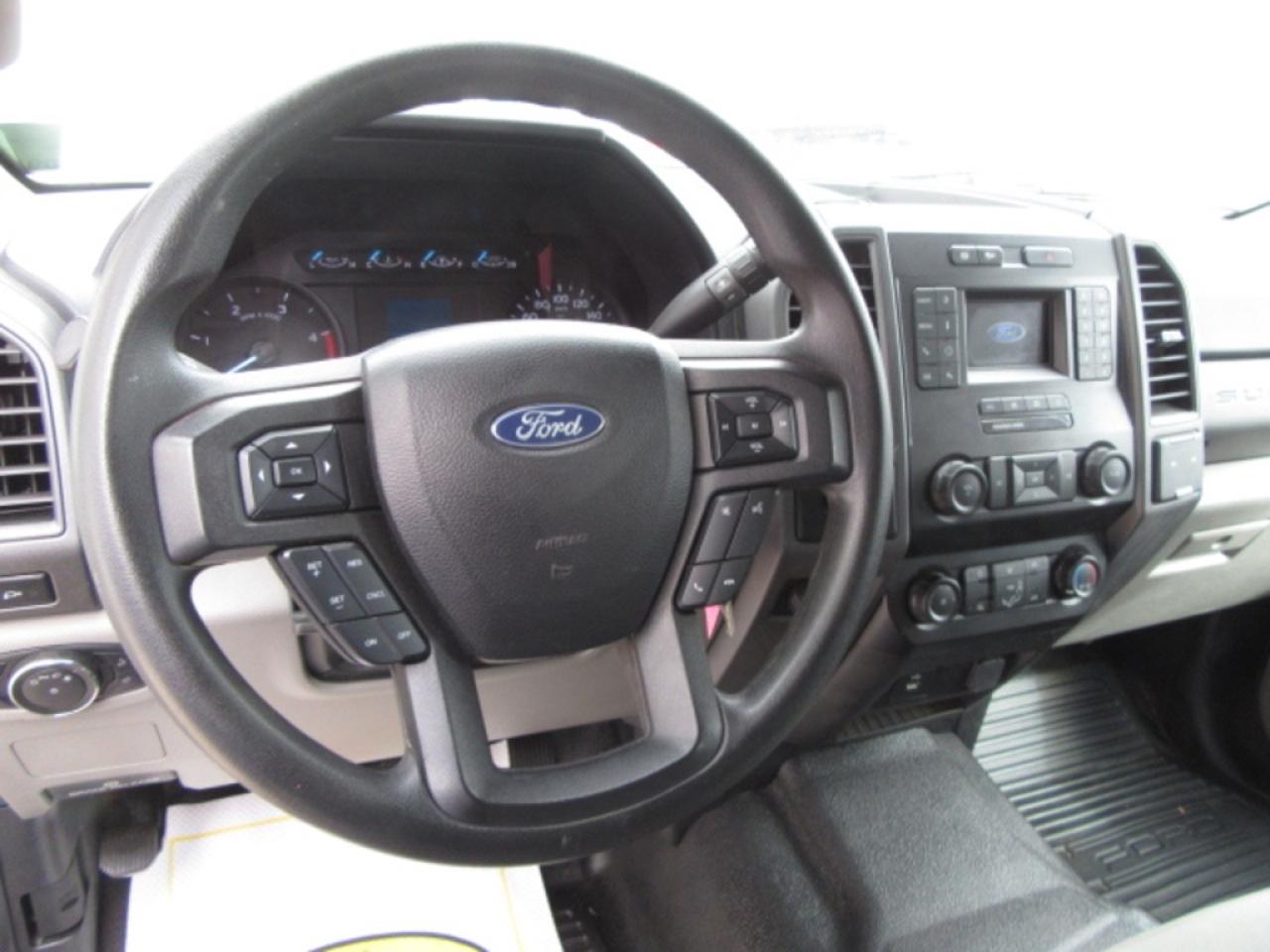 2021 Ford Super Duty F-550 DIESEL 4X4 CREW CAB NEW SERVICE BODY & CRANE Photo