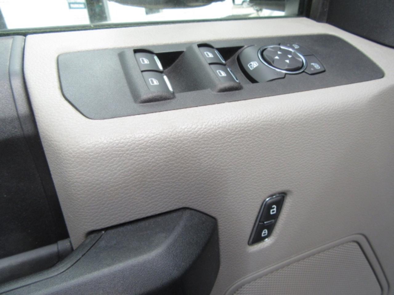 2021 Ford Super Duty F-550 DIESEL 4X4 CREW CAB NEW SERVICE BODY & CRANE Photo