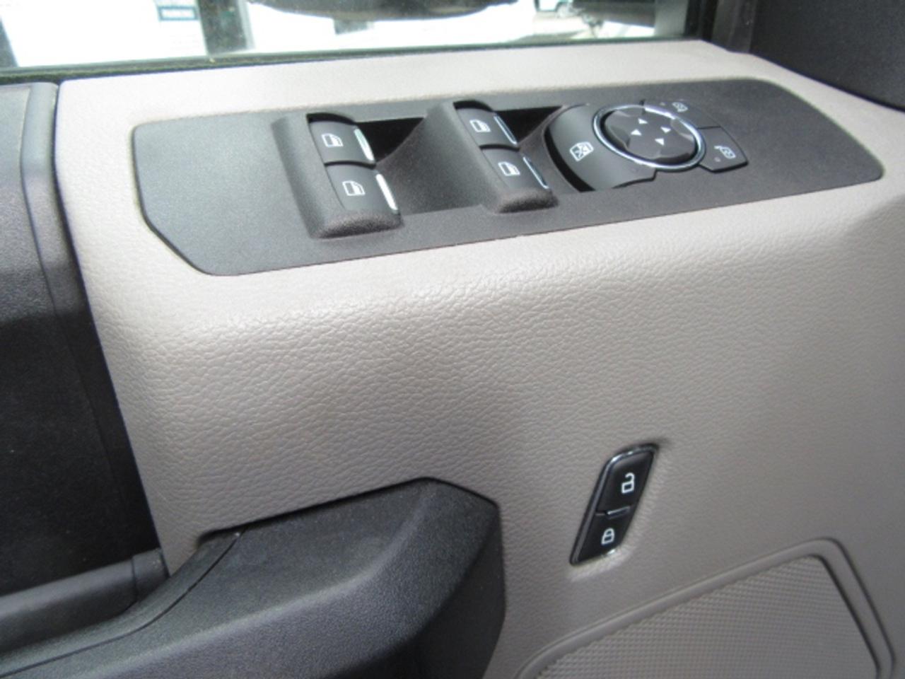 2021 Ford Super Duty F-550 DIESEL 4X4 CREW CAB NEW SERVICE BODY & CRANE Photo