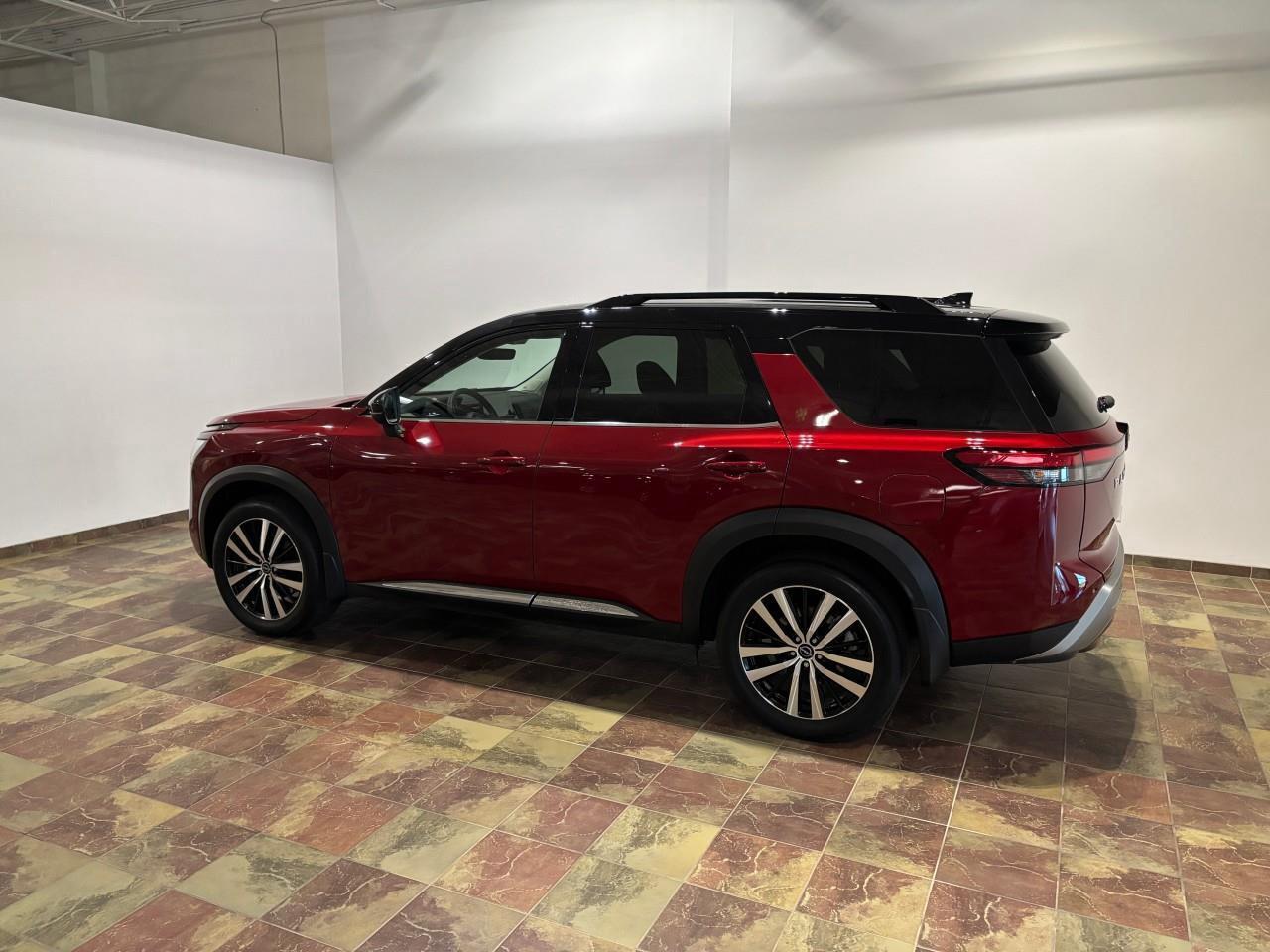 2024 Nissan Pathfinder Platinum Photo