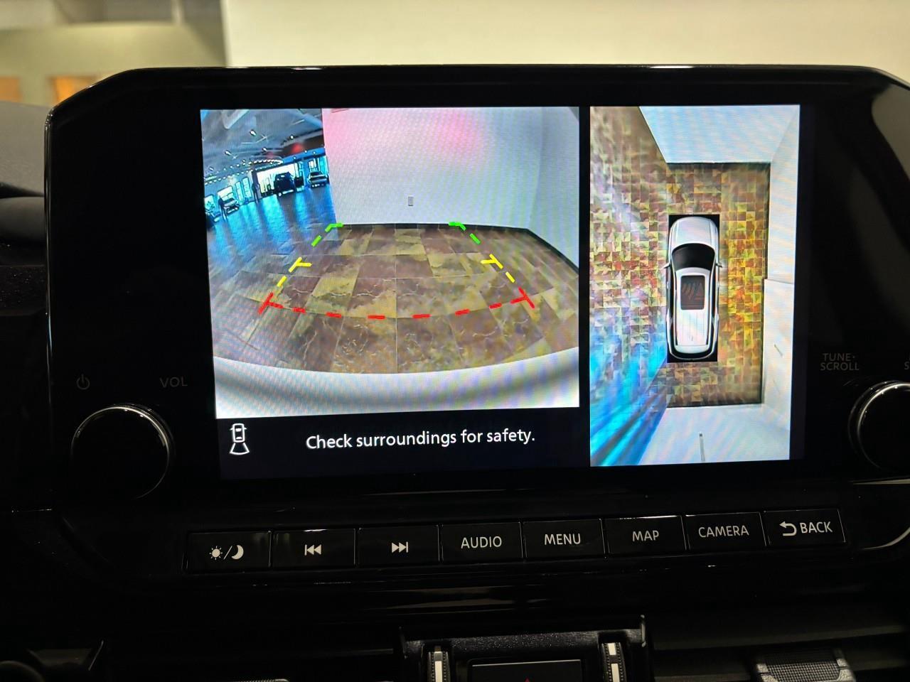 2024 Nissan Pathfinder Platinum Photo