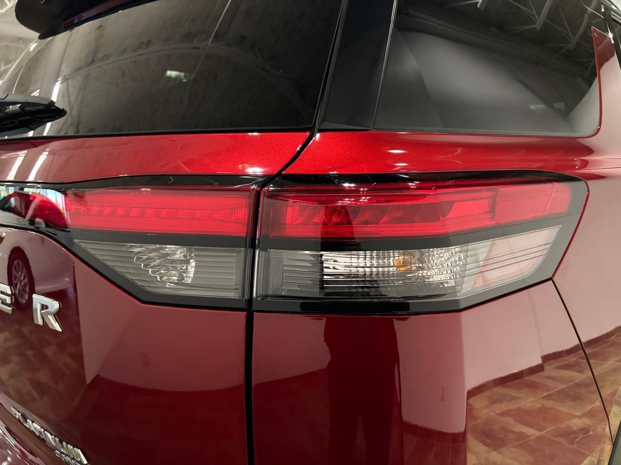 2024 Nissan Pathfinder Platinum Photo