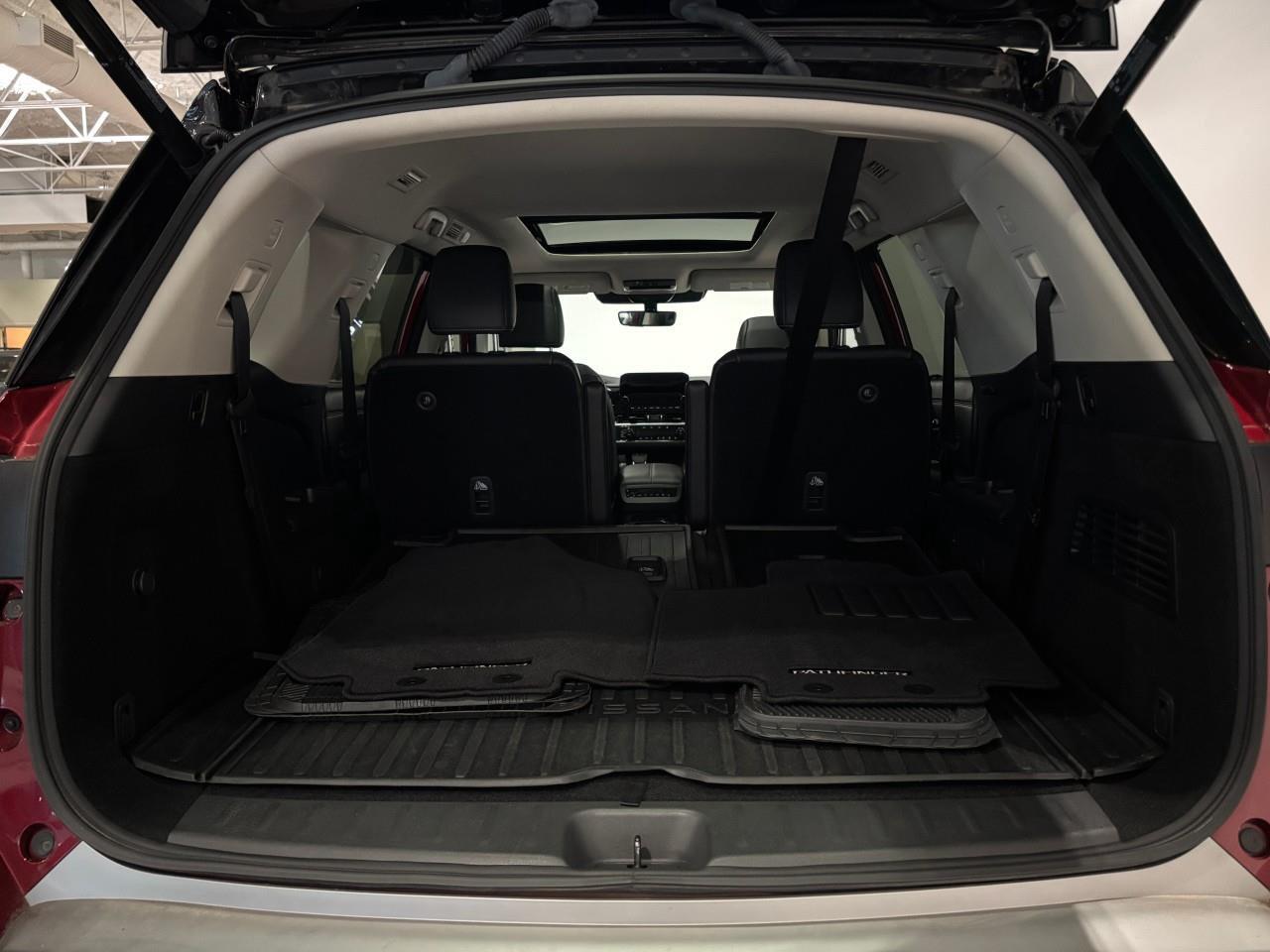 2024 Nissan Pathfinder Platinum Photo