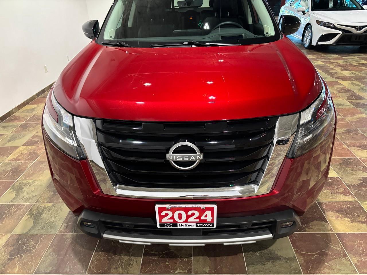 2024 Nissan Pathfinder Platinum Photo