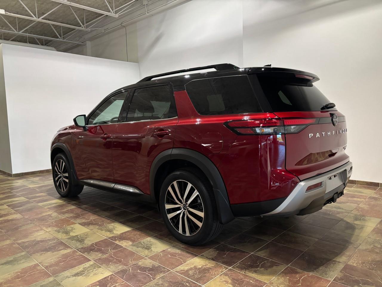 2024 Nissan Pathfinder Platinum Photo