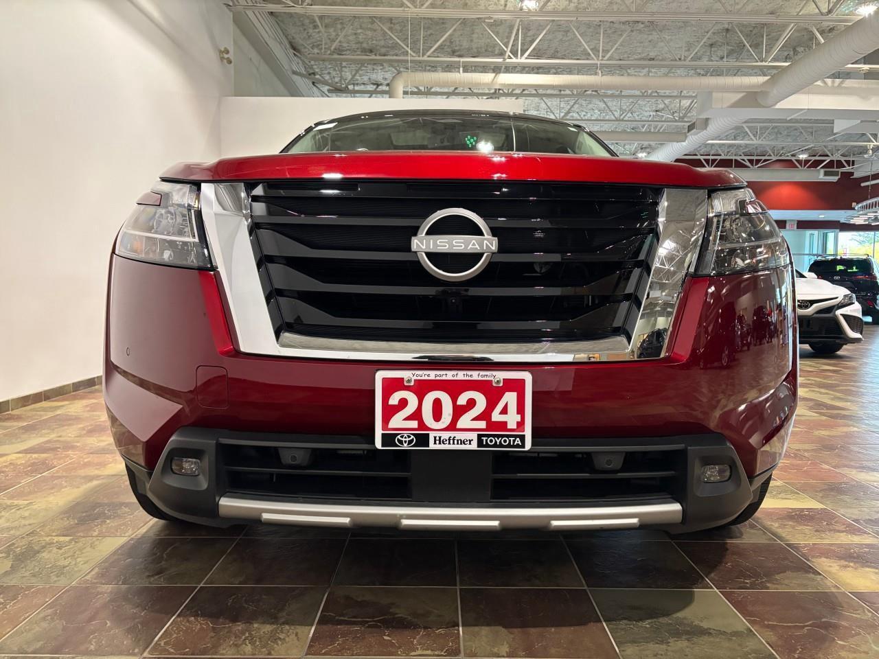 2024 Nissan Pathfinder Platinum Photo