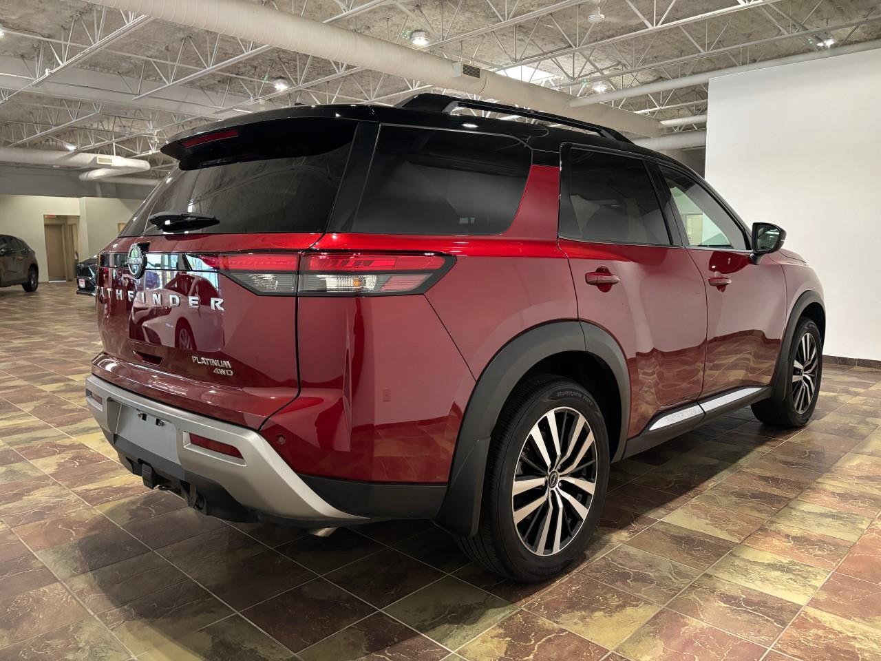 2024 Nissan Pathfinder Platinum Photo